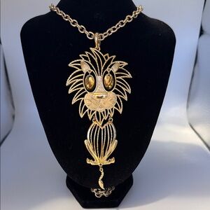 Chic Gold Lion Pendant Necklace